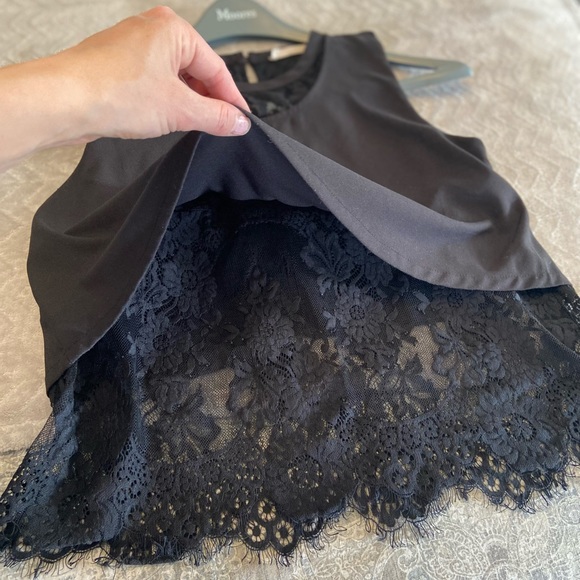 Elegant black lace top - Picture 8 of 9